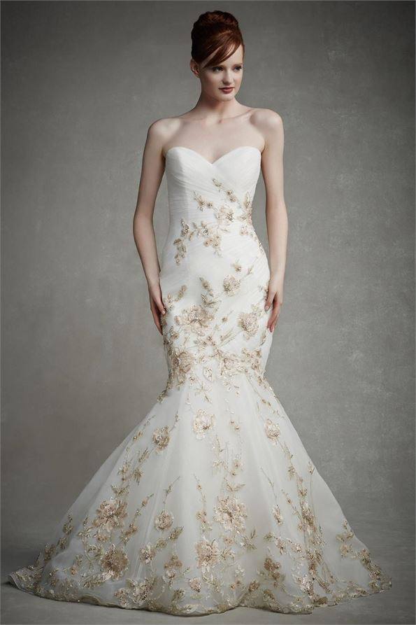 модные свадебные платья: русалка с вышивкой