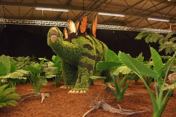 Цветочный динозавр на «Гентских флоралиях»