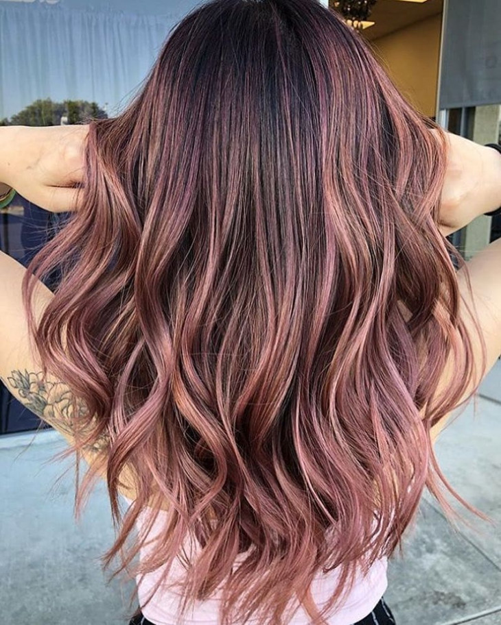 модный цвет волос осень 2018 - розовый