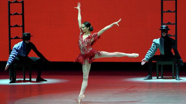 Диана Вишнева в хабанере из балета Кармен-сюита на Новой сцене Мариинского театра
