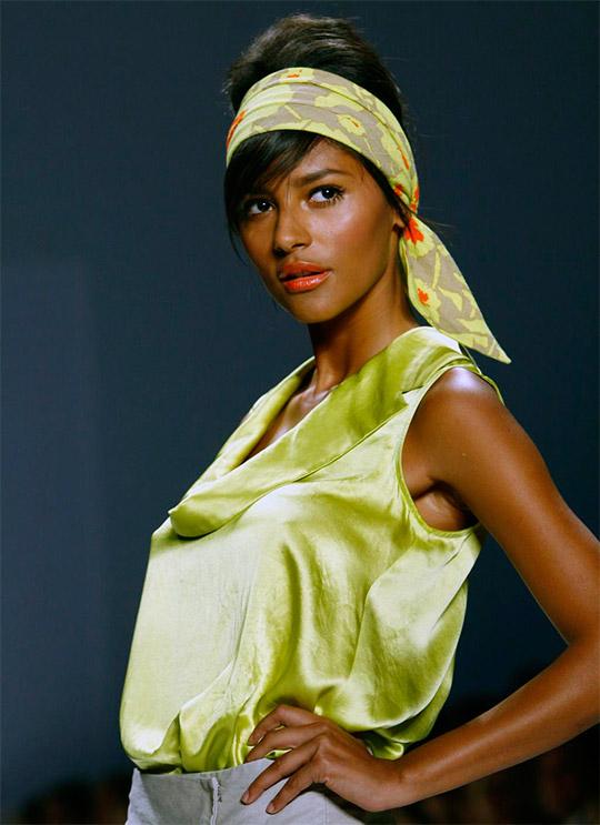 Ах, этот шёлковый платок: 50 способов ношения прекрасного аксессуара, фото № 18