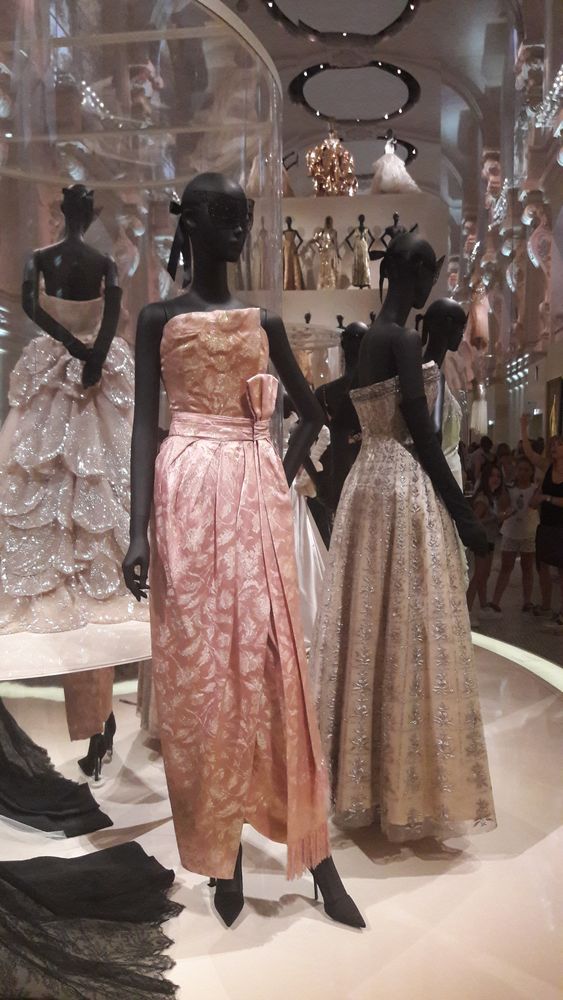 Christian Dior. Couturier du reve — выставка к 70-летию Дома Кристиан Диор в Париже, фото № 39