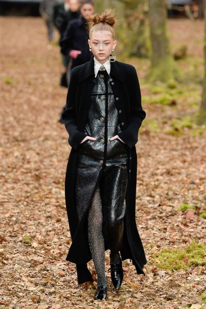 Модный показ Chanel 2018 в лесу, фото № 10
