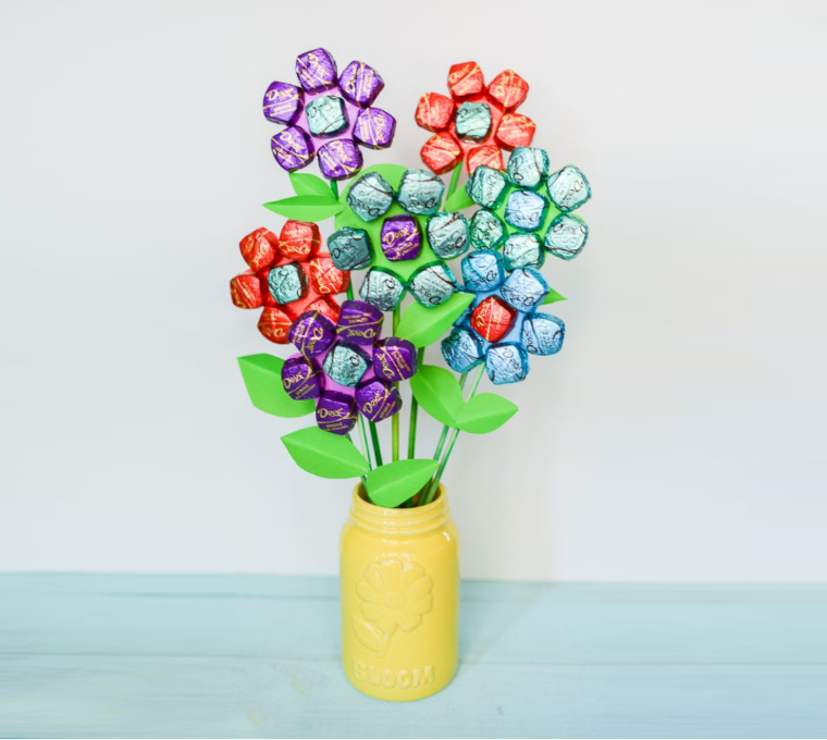 У цветов конфетный вкус: букеты своими руками к 8 марта, фото № 16