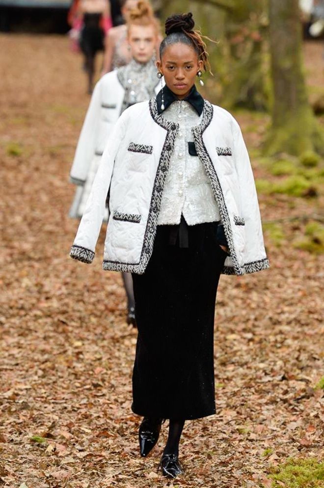Модный показ Chanel 2018 в лесу, фото № 8