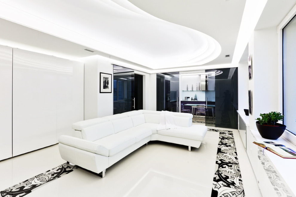 Белый потолок в гостиной стиля хай тек