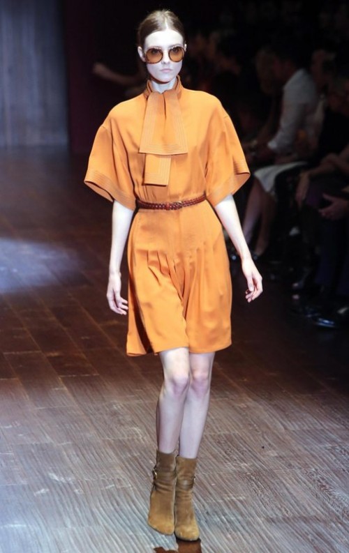 коллекция Gucci 2019 оранжевое платье 