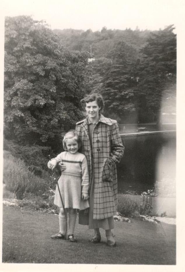 Anne Wilson aged four with her mother Barbara.