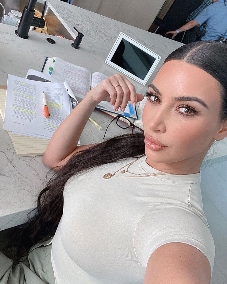 instagram.com/kimkardashian/