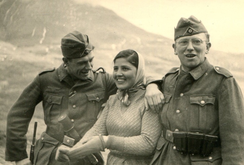 Italien, deutscher Soldat mit italienischer Frau