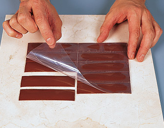 Шоколад: украшение тортов, пирожных, конфет – своими руками
