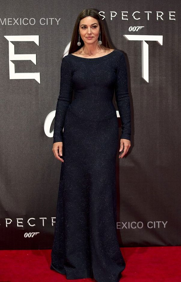 Моника Беллуччи в роскошном платье от Azzedine Alaïa на премьере в Мехико. 3 ноября 2015.