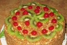 Бисквитный торт с масляным кремом и фруктами