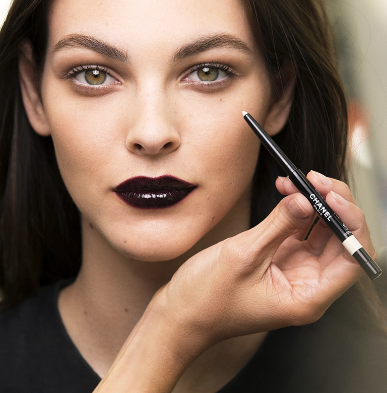 Черно-белая классика Шанель: Осенняя коллекция макияжа Chanel Noir et Blanc De Chanel Fall Winter 2019 Makeup Collection