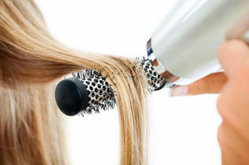 Как уложить самой себе волосы феном. Вам понадобится: