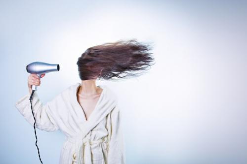 Как сделать себе укладку. 10 советов, как правильно сделать укладку волос дома. 02