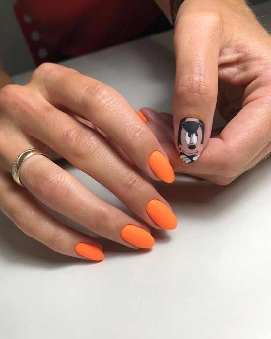 оранжевый маникюр с мультяшками на ногтях