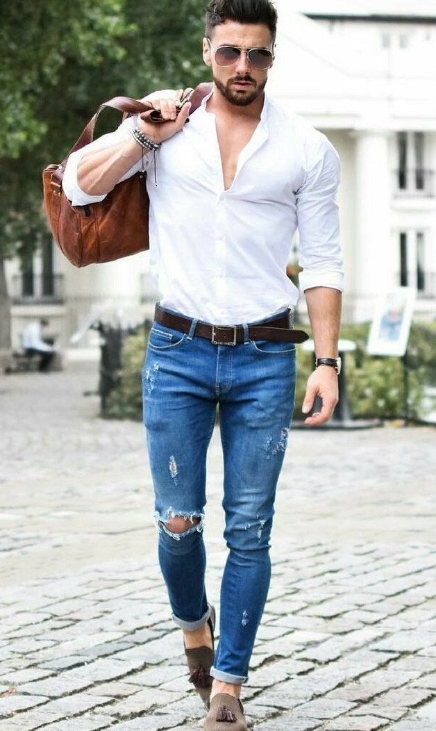 Мужчина в стильных джинсах