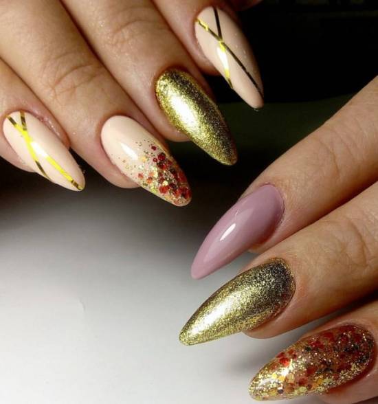 дизайн ногтей с золотом и блестками