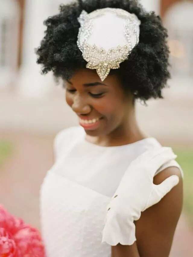 Simple bridal hairstyle for bob