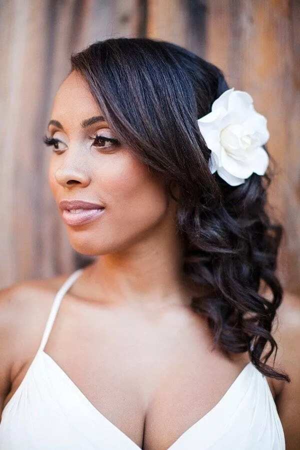 Wedding hairstyle with simple decor