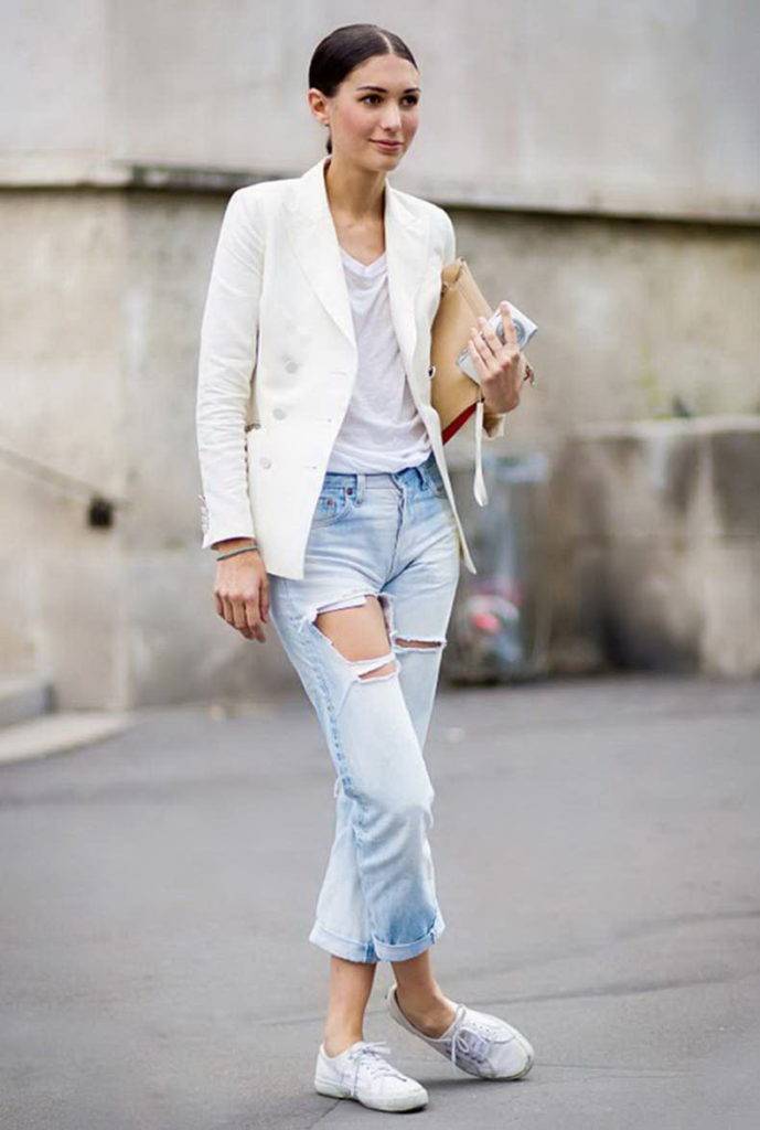 белые женские кроссовки с пиджаком