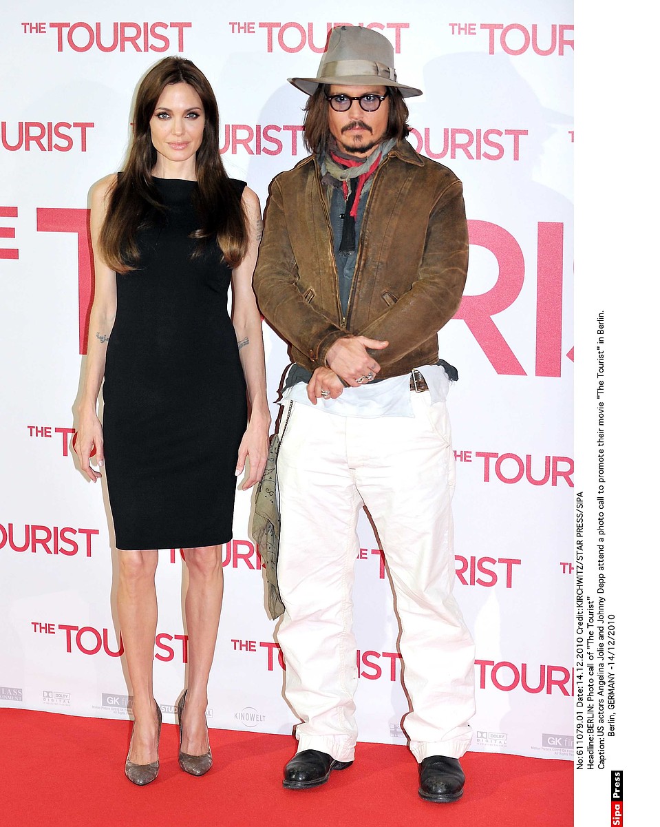Анджелина и Джонни сблизились во время съемок фильма "Турист". Фото: EAST NEWS