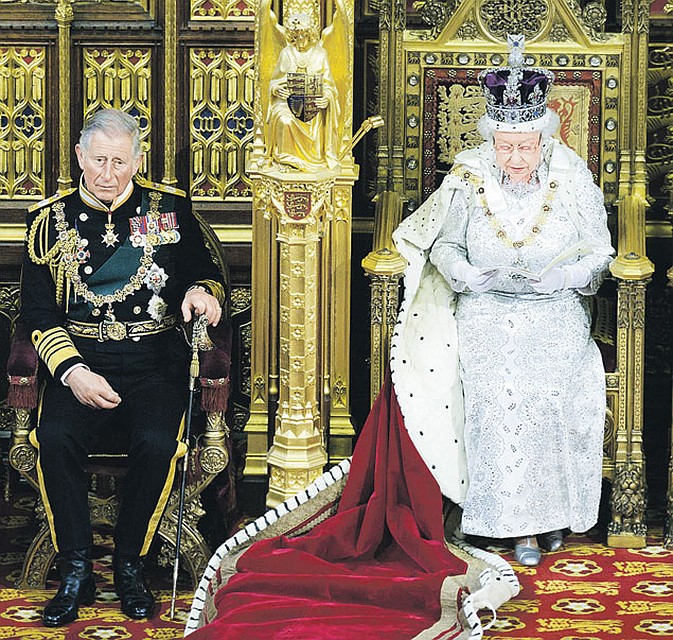 Принц Чарльз в свои 66 лет уже стал пенсионером.  И до сих пор ждет, когда же мама королева Елизавета наконец уступит ему британский престол. Фото: АП