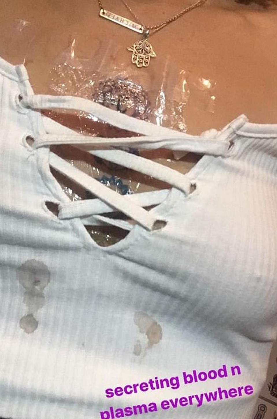 Пэрис сделала наколку межу грудью совсем недавно. Фото: Инстаграм. 
