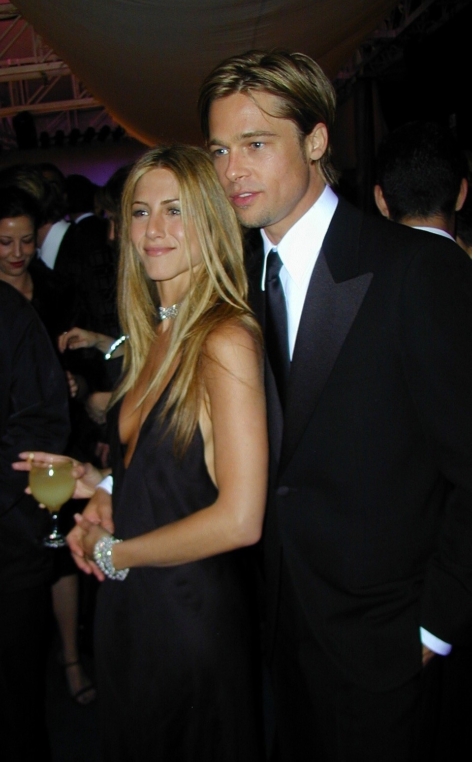 Брэд с первой женой Дженнифер Энистон в 2000 году. Через пять лет он уйдет к Анджелине Джоли. Фото: EAST NEWS. 