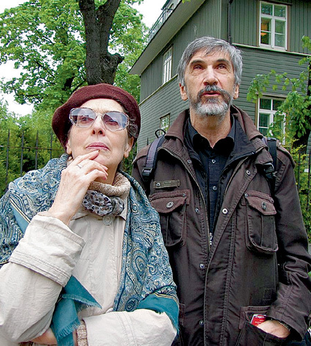 Родители актрисы обожают путешествовать (Таллин, 2010 г.) (фото vkontakte.ru)