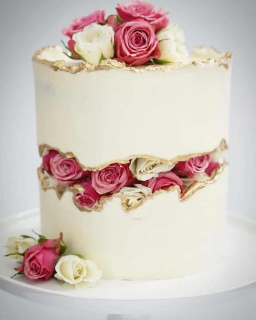 Свадебный торт с линией разлома