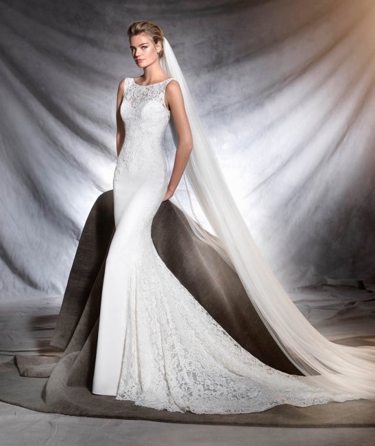 Стильное платье от Pronovias