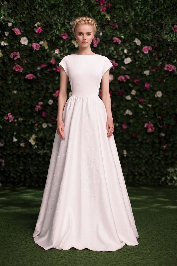 Самі модні випускні плаття 2019 2020 року, фото випускних суконь