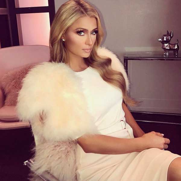 Paris-Hilton белоснежный наряд и меха