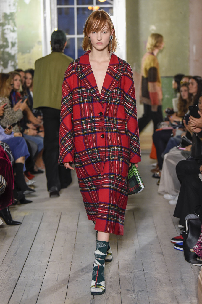 Модное пальто Burberry весна 2018