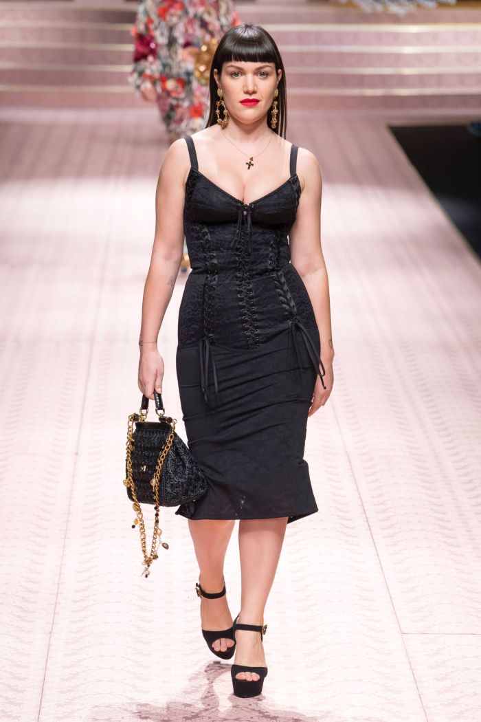 Модное черное платье Dolce & Gabbana