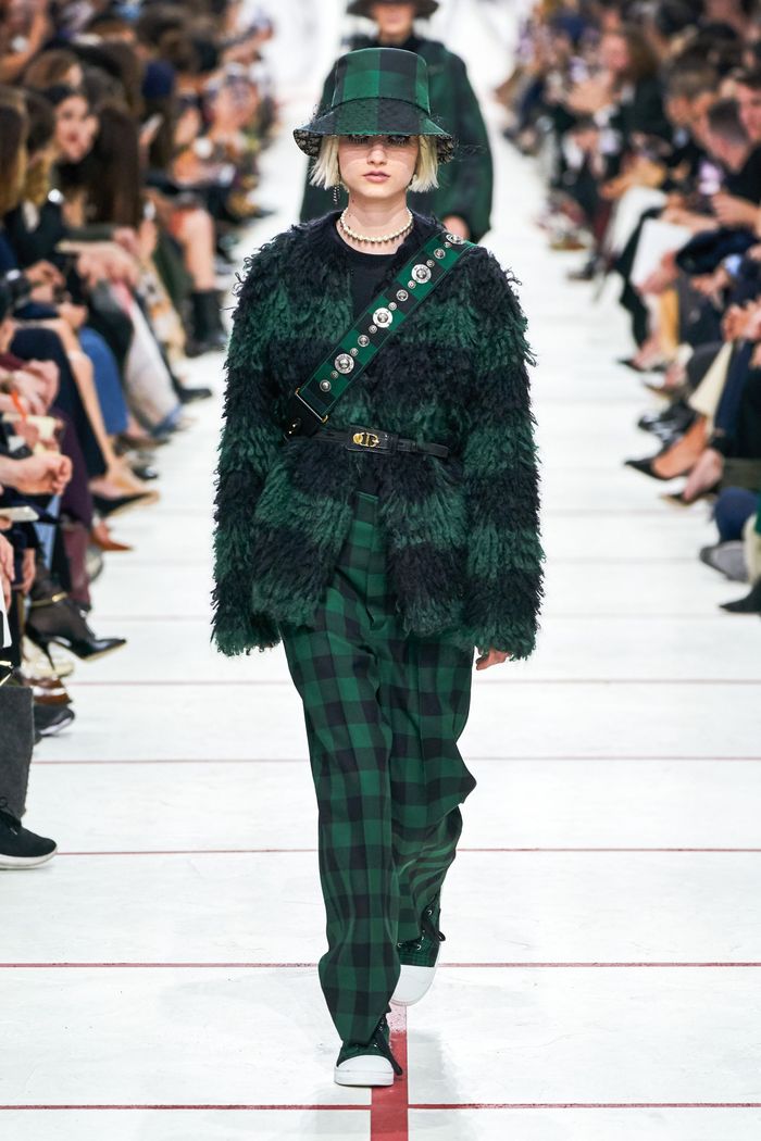 С чем носить зеленые брюки в клетку. Коллекция Christian Dior
