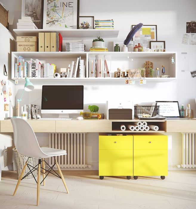 Тумбочка лимонного цвета в интерьере домашнего офиса